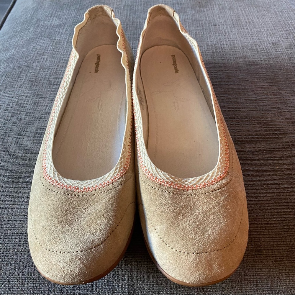 Patagonia Beige Women's Flats with Pink Trim